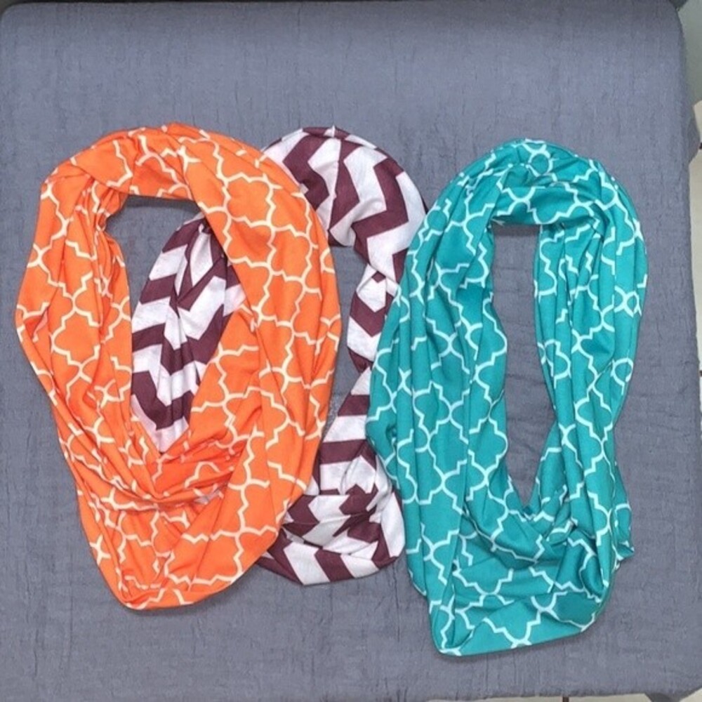 Fashion Unbranded X3 infinity scarves 🧣
